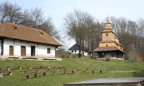 Drevený kostolík v skanzene Humenné